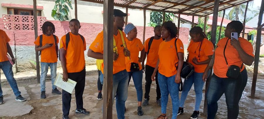 Equipa de inquiridores laranja